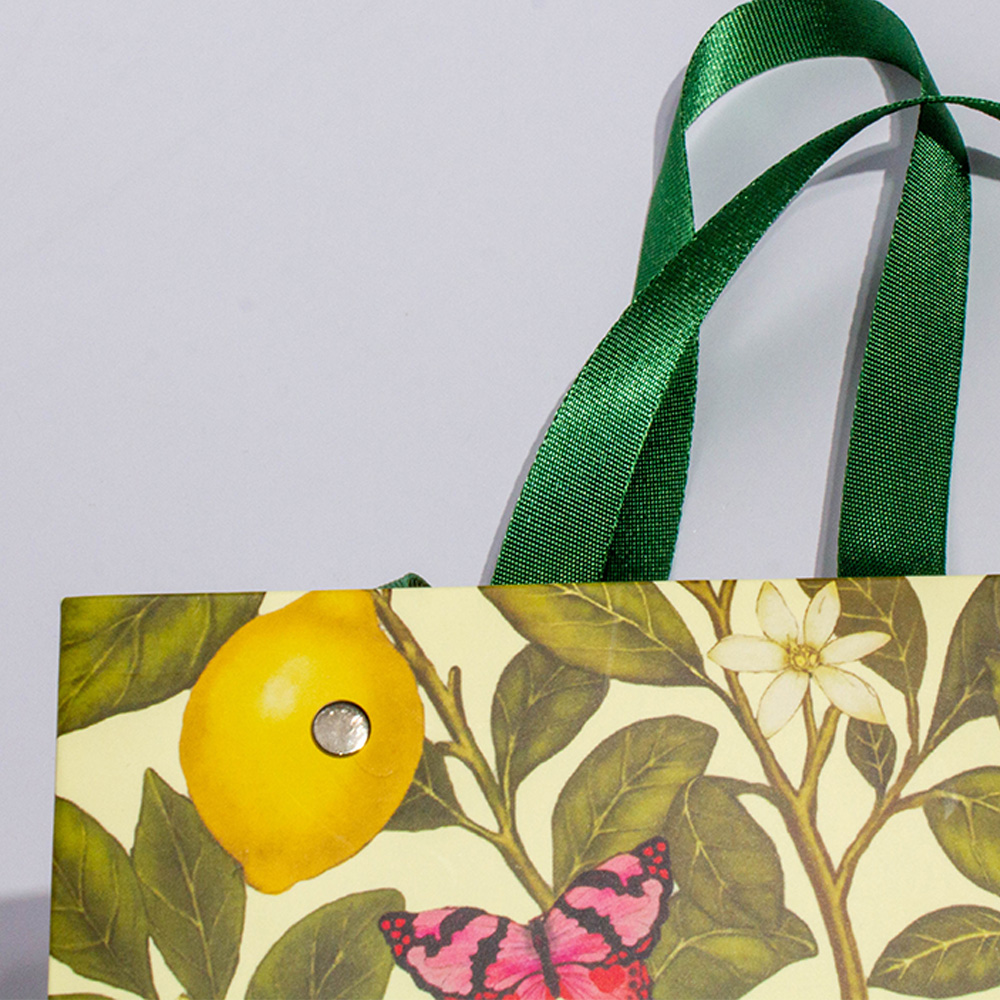 Custom Laminated Rivets Weaving Tote Paper Gift Bags With Logo Printed 4.jpg