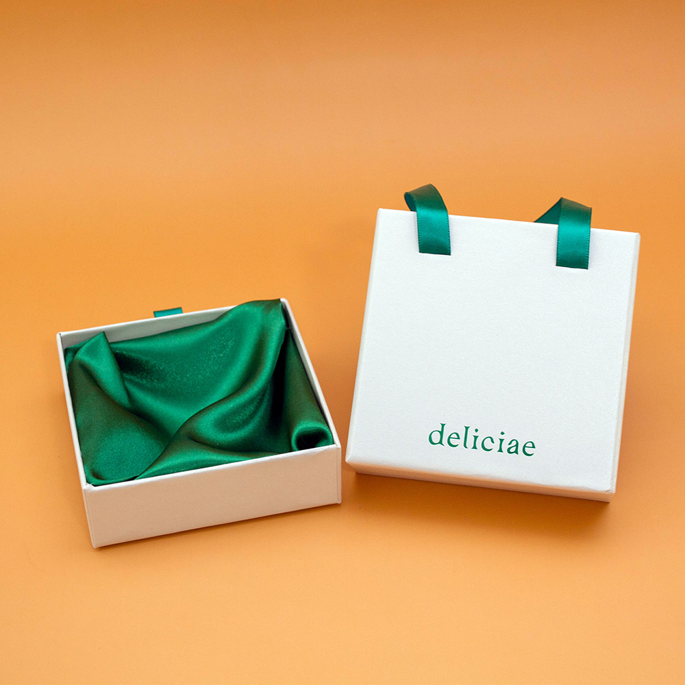 Printed Paper Hot Foil Stamping Jewelry Cardboard Gift Packing Boxes With Handles-3.jpg